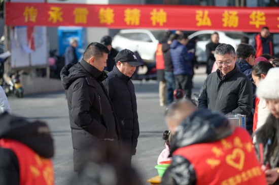 傳承雷鋒精神 弘揚(yáng)華光文化丨公司開展學(xué)雷鋒為民服務(wù)活動